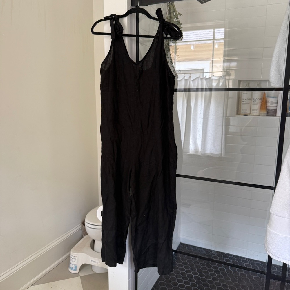 Black Sleeveless Jumpsuit